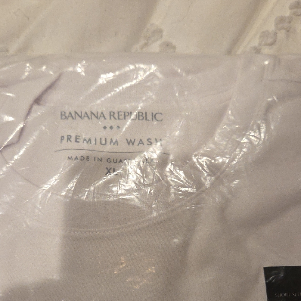 Banana Republic Classic White Tee